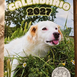 Calendario 2027 del Santuario Alma Libertaria, portada con un perro blanco en la hierba
